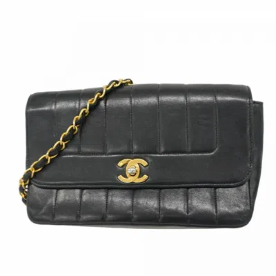 Pre-owned Chanel Leather Shoulder Bag () In Black