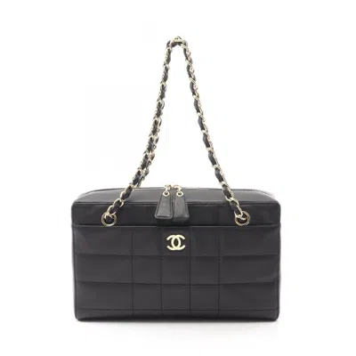 Pre-owned Chanel Leather Shoulder Bag () In Black