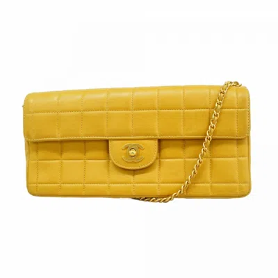 Pre-owned Chanel Leather Shoulder Bag () In Brown