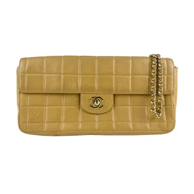 Pre-owned Chanel Leather Shoulder Bag () In Brown