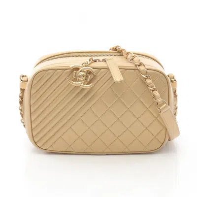 Pre-owned Chanel Leather Shoulder Bag () In Gold
