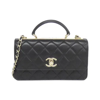Pre-owned Chanel Leather Shoulder Bag () In Gold