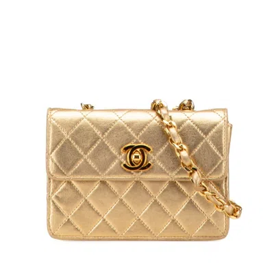 Pre-owned Chanel Leather Shoulder Bag () In Gold