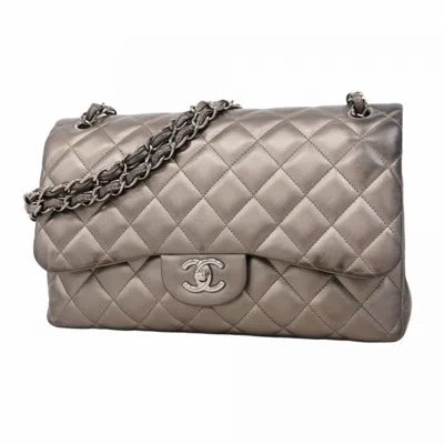 Pre-owned Chanel Leather Shoulder Bag () In Gray