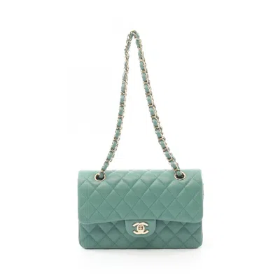 Pre-owned Chanel Leather Shoulder Bag () In Green