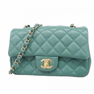 Pre-owned Chanel Leather Shoulder Bag () In Green
