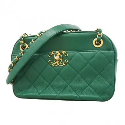 Pre-owned Chanel Leather Shoulder Bag () In Green