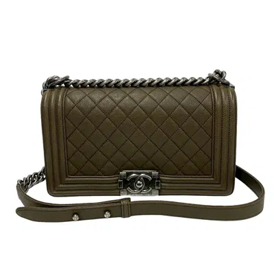 Pre-owned Chanel Leather Shoulder Bag () In Green