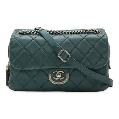 Pre-owned Chanel Leather Shoulder Bag () In Green