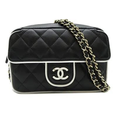 Pre-owned Chanel Leather Shoulder Bag () In Multi