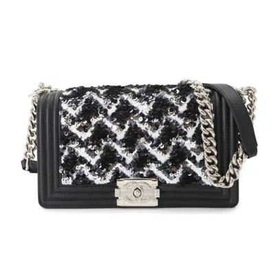 Pre-owned Chanel Leather Shoulder Bag () In Multi