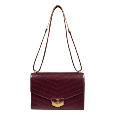 Pre-owned Chanel Leather Shoulder Bag () In Multi