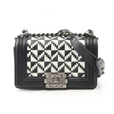 Pre-owned Chanel Leather Shoulder Bag () In Multi