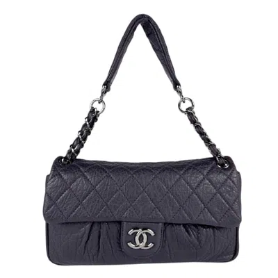 Pre-owned Chanel Leather Shoulder Bag () In Purple