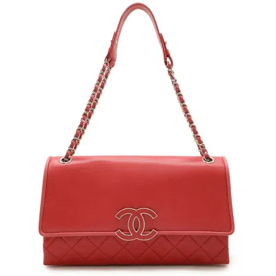 Pre-owned Chanel Leather Shoulder Bag () In Red