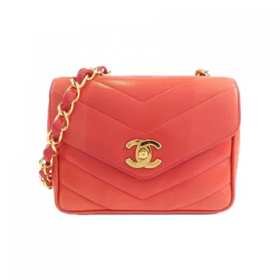 Pre-owned Chanel Leather Shoulder Bag () In Red