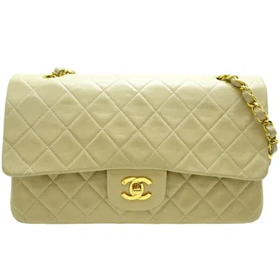 Pre-owned Chanel Leather Shoulder Bag () In Sand