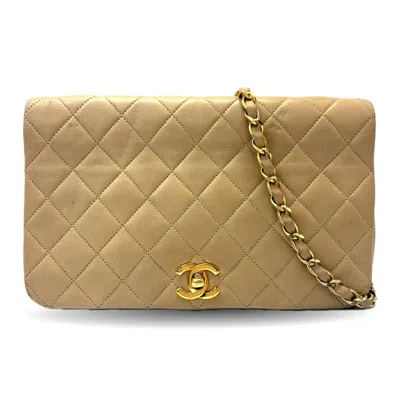 Pre-owned Chanel Leather Shoulder Bag () In Sand