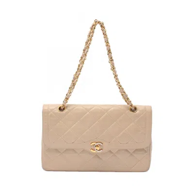 Pre-owned Chanel Leather Shoulder Bag () In Sand
