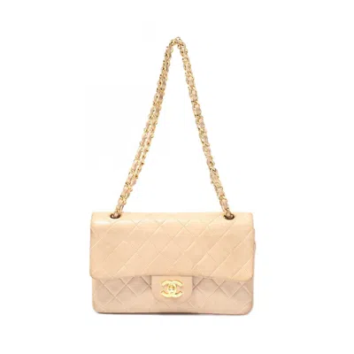 Pre-owned Chanel Leather Shoulder Bag () In Sand