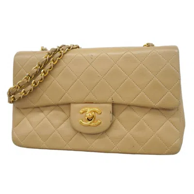 Pre-owned Chanel Leather Shoulder Bag () In Sand
