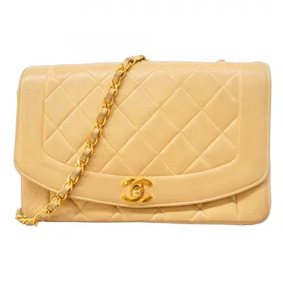 Pre-owned Chanel Leather Shoulder Bag () In Sand