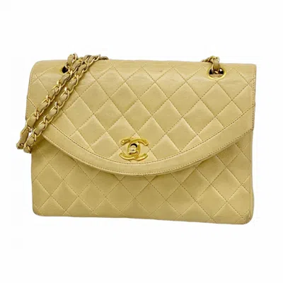 Pre-owned Chanel Leather Shoulder Bag () In Sand