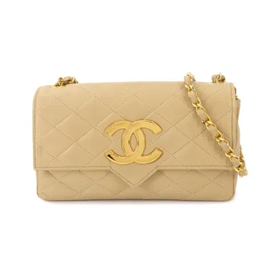 Pre-owned Chanel Leather Shoulder Bag () In Sand