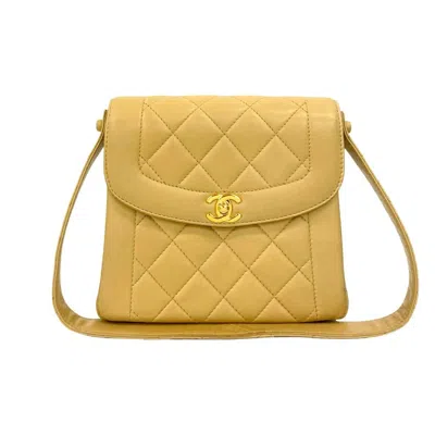 Pre-owned Chanel Leather Shoulder Bag () In Sand