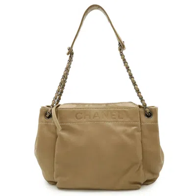 Pre-owned Chanel Leather Shoulder Bag () In Sand