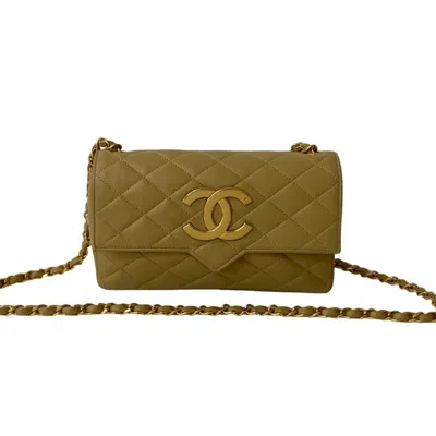 Pre-owned Chanel Leather Shoulder Bag () In Sand