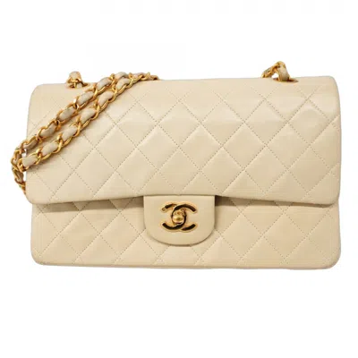 Pre-owned Chanel Leather Shoulder Bag () In Sand