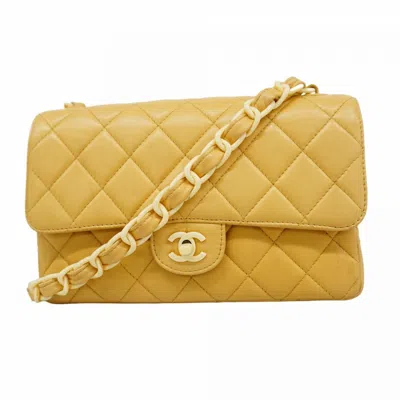 Pre-owned Chanel Leather Shoulder Bag () In Sand