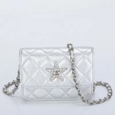 Pre-owned Chanel Leather Shoulder Bag () In Silver