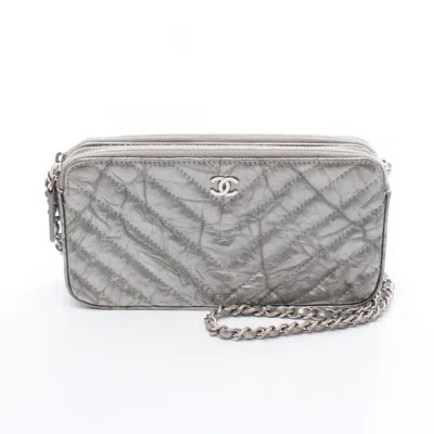 Pre-owned Chanel Leather Shoulder Bag () In Silver