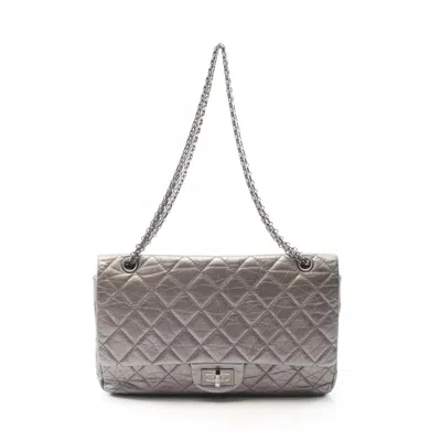 Pre-owned Chanel Leather Shoulder Bag () In Silver