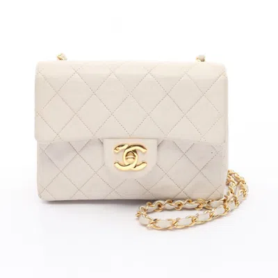 Pre-owned Chanel Leather Shoulder Bag () In White
