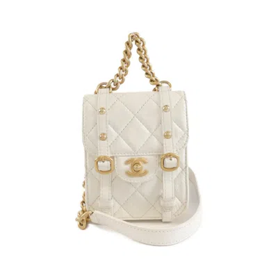 Pre-owned Chanel Leather Shoulder Bag () In White