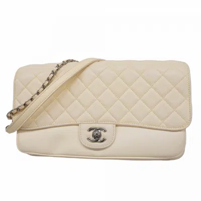 Pre-owned Chanel Leather Shoulder Bag () In White