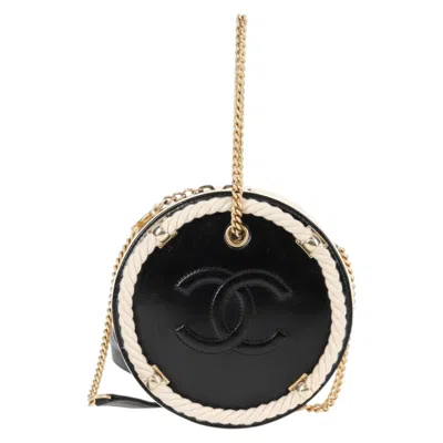 Pre-owned Chanel Leather Shoulder Bag () In White