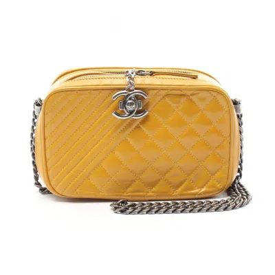 Pre-owned Chanel Leather Shoulder Bag () In Yellow