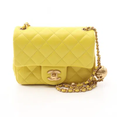 Pre-owned Chanel Leather Shoulder Bag () In Yellow