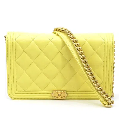 Pre-owned Chanel Leather Shoulder Bag () In Yellow