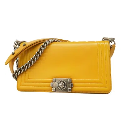 Pre-owned Chanel Leather Shoulder Bag () In Yellow