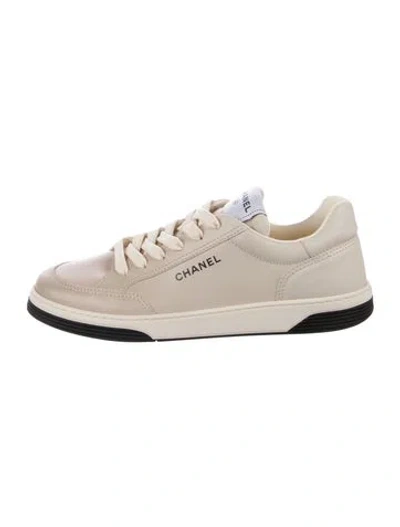Pre-owned Chanel Leather Sneakers In Neutral