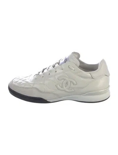Pre-owned Chanel Leather Sneakers In White
