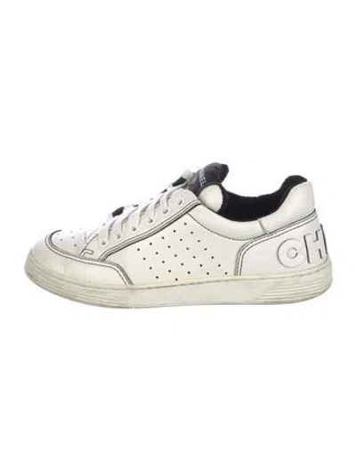 Pre-owned Chanel Leather Sneakers In White