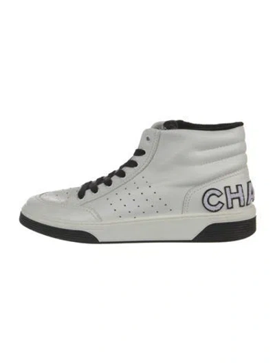 Pre-owned Chanel Leather Sneakers In White