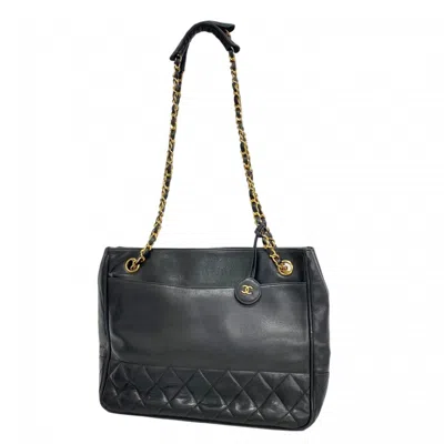 Pre-owned Chanel Leather Tote Bag () In Black