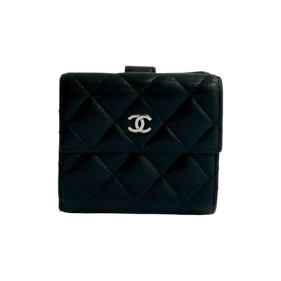 Pre-owned Chanel Leather Wallet (bi-fold) () In Black